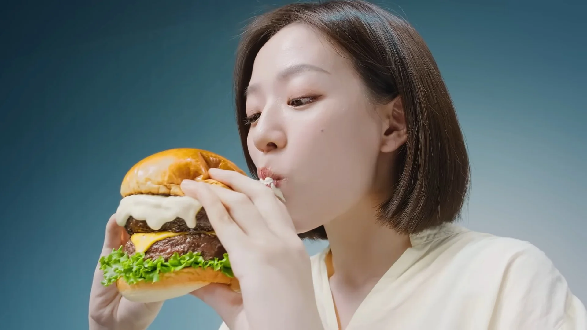 "Every Morning Healthy Green Tea"advertisement -line producer