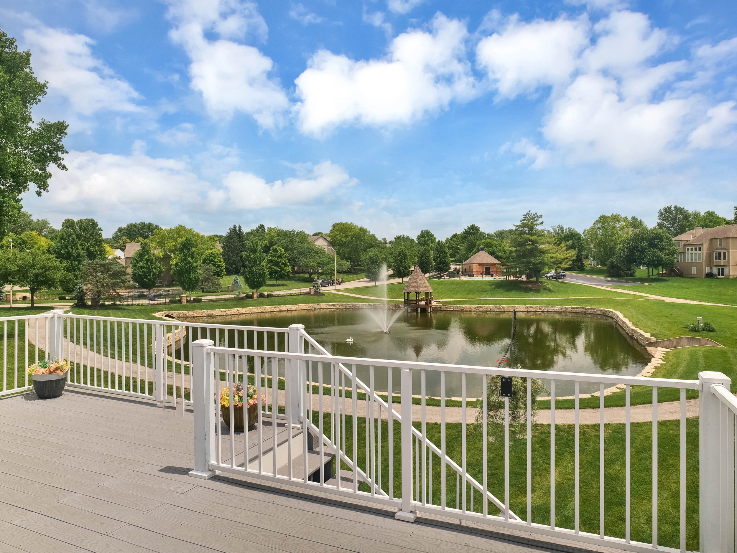 27-14509 Howe Drive-27.jpg
