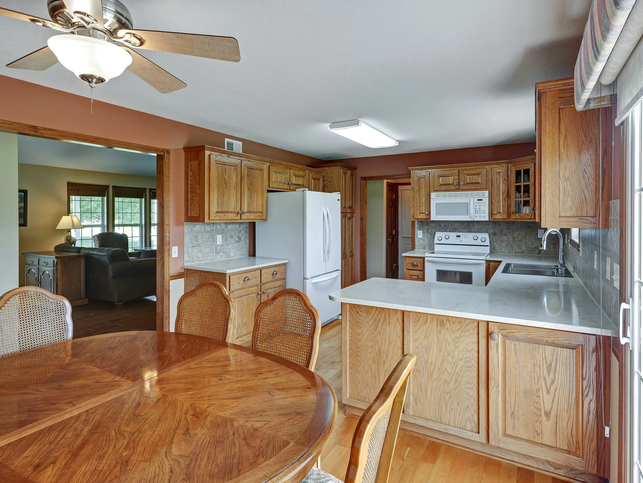 22-25029 Dehoff Drive-22.jpg
