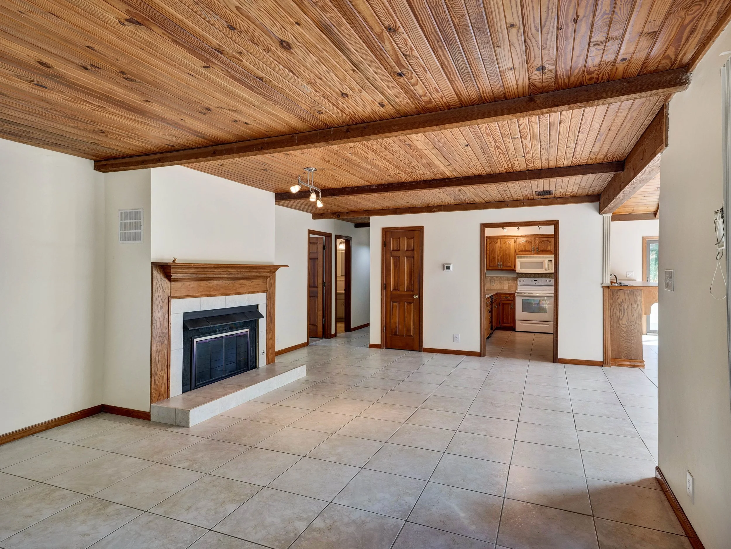 25-7000 S Buckner Tarsney Road-25.jpg
