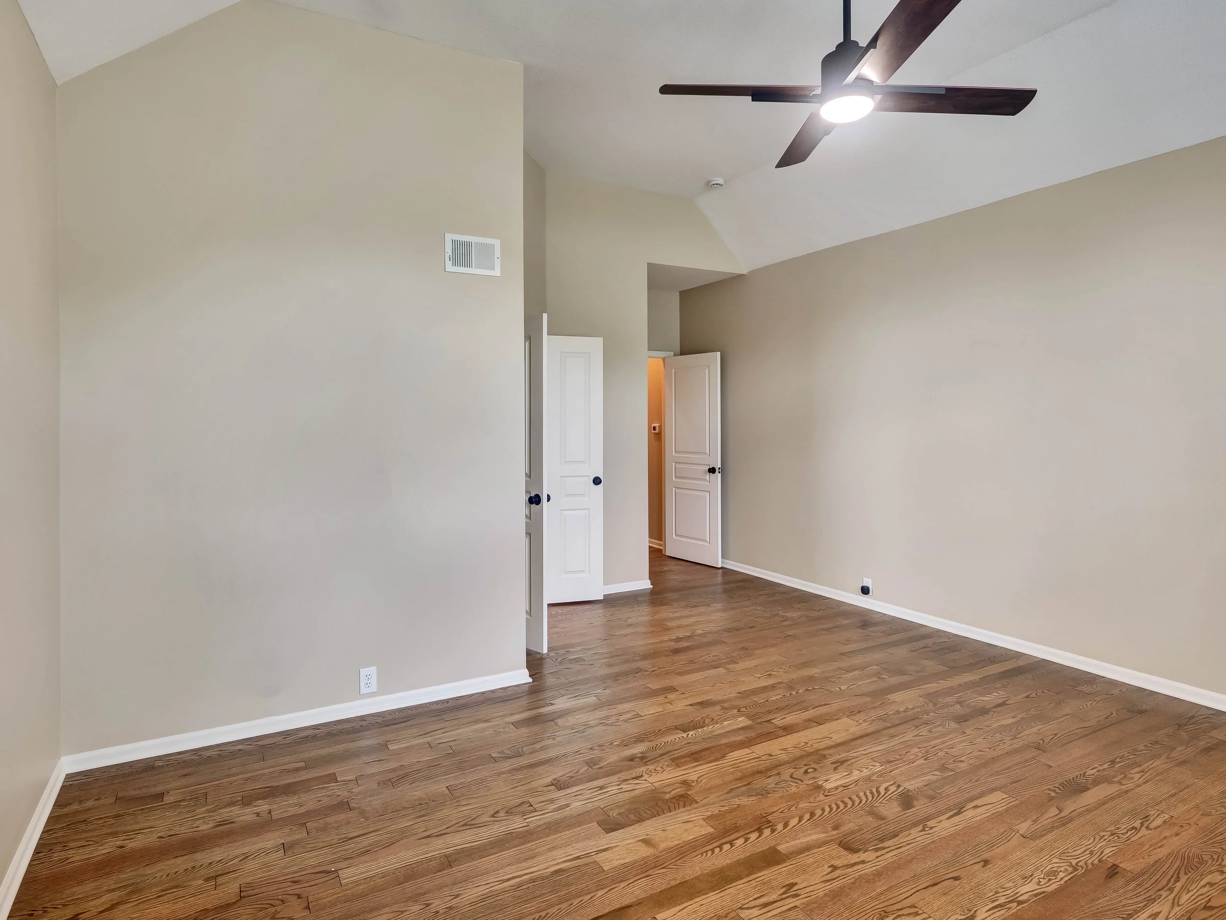 11-14509 Howe Drive-11.jpg