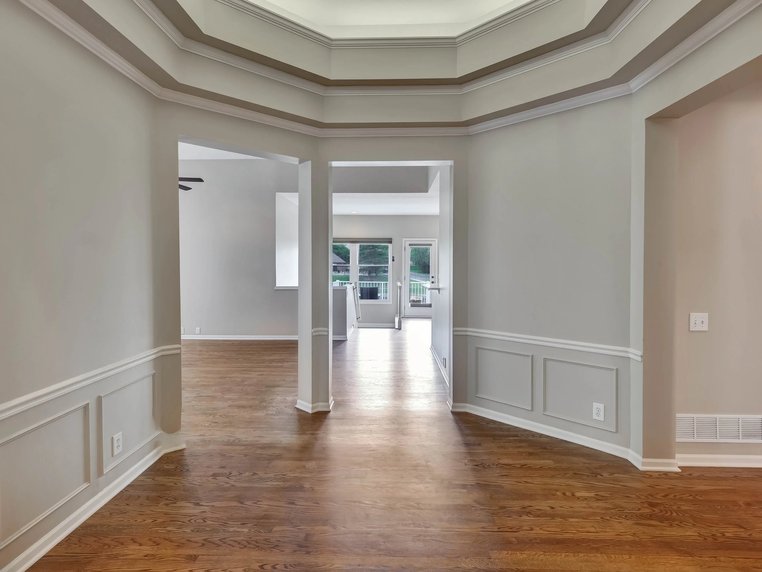 05-14509 Howe Drive-5.jpg