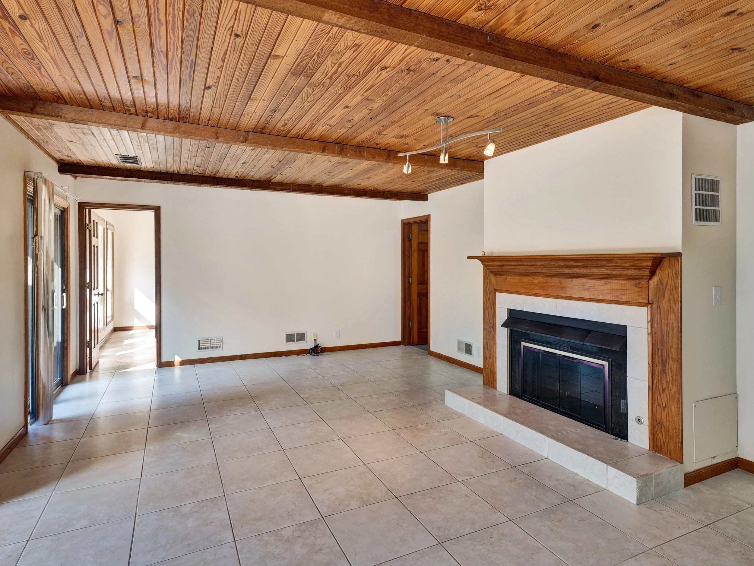 26-7000 S Buckner Tarsney Road-26.jpg