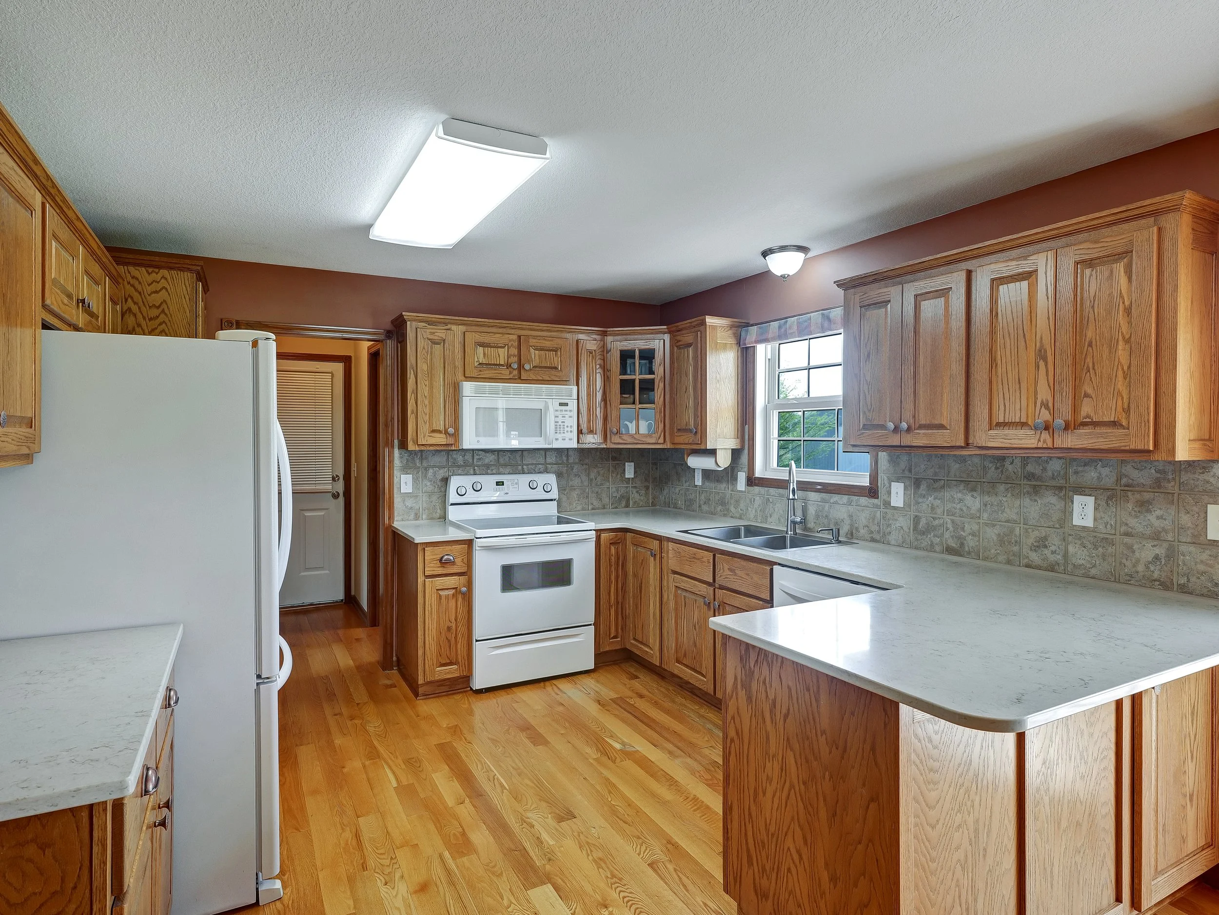 21-25029 Dehoff Drive-21.jpg