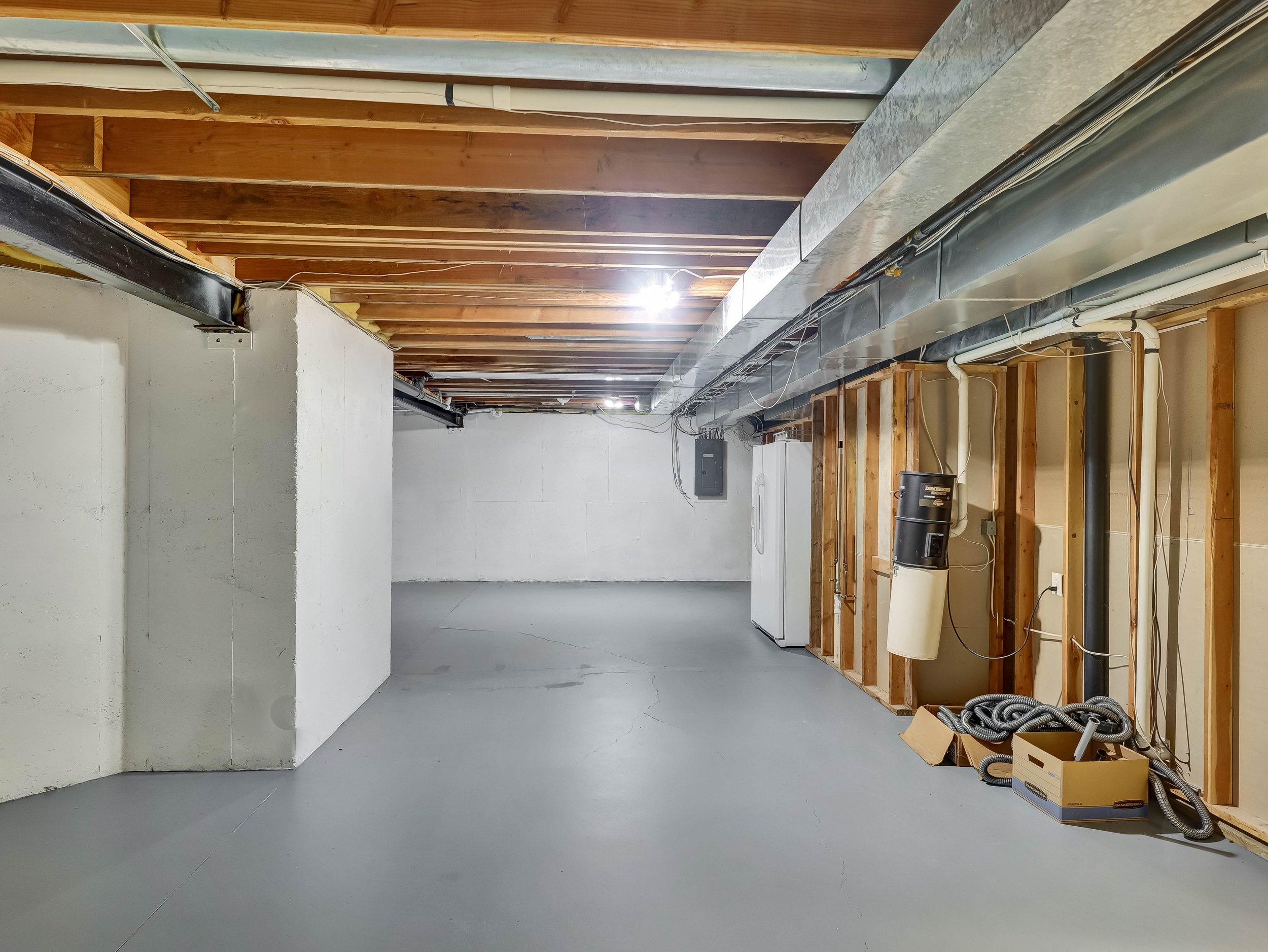 71-14509 Howe Drive-71.jpg