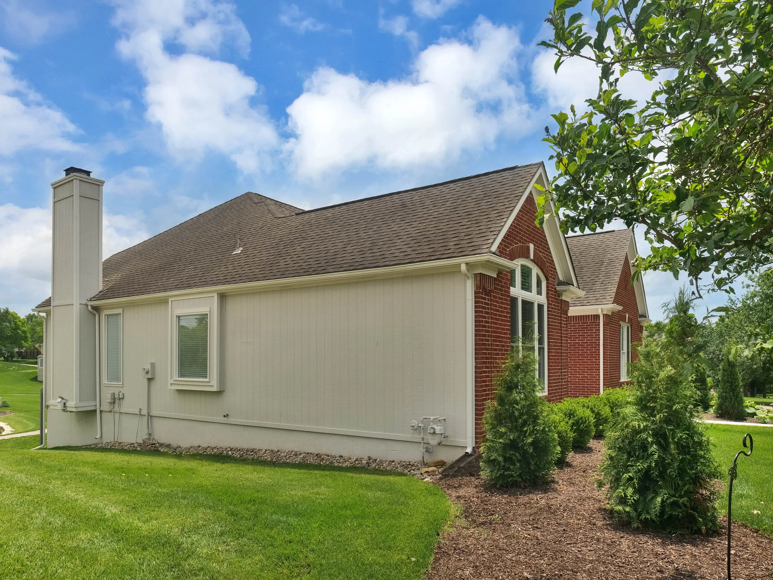 04-14509 Howe Drive-4.jpg