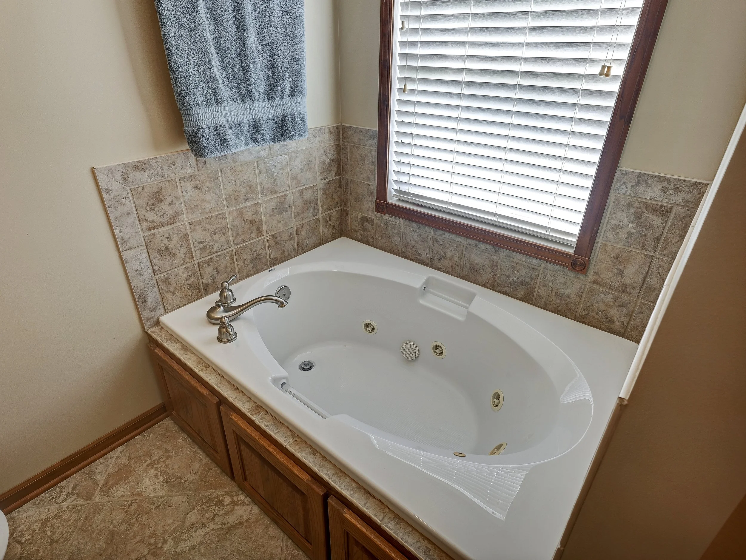 40-25029 Dehoff Drive-40.jpg