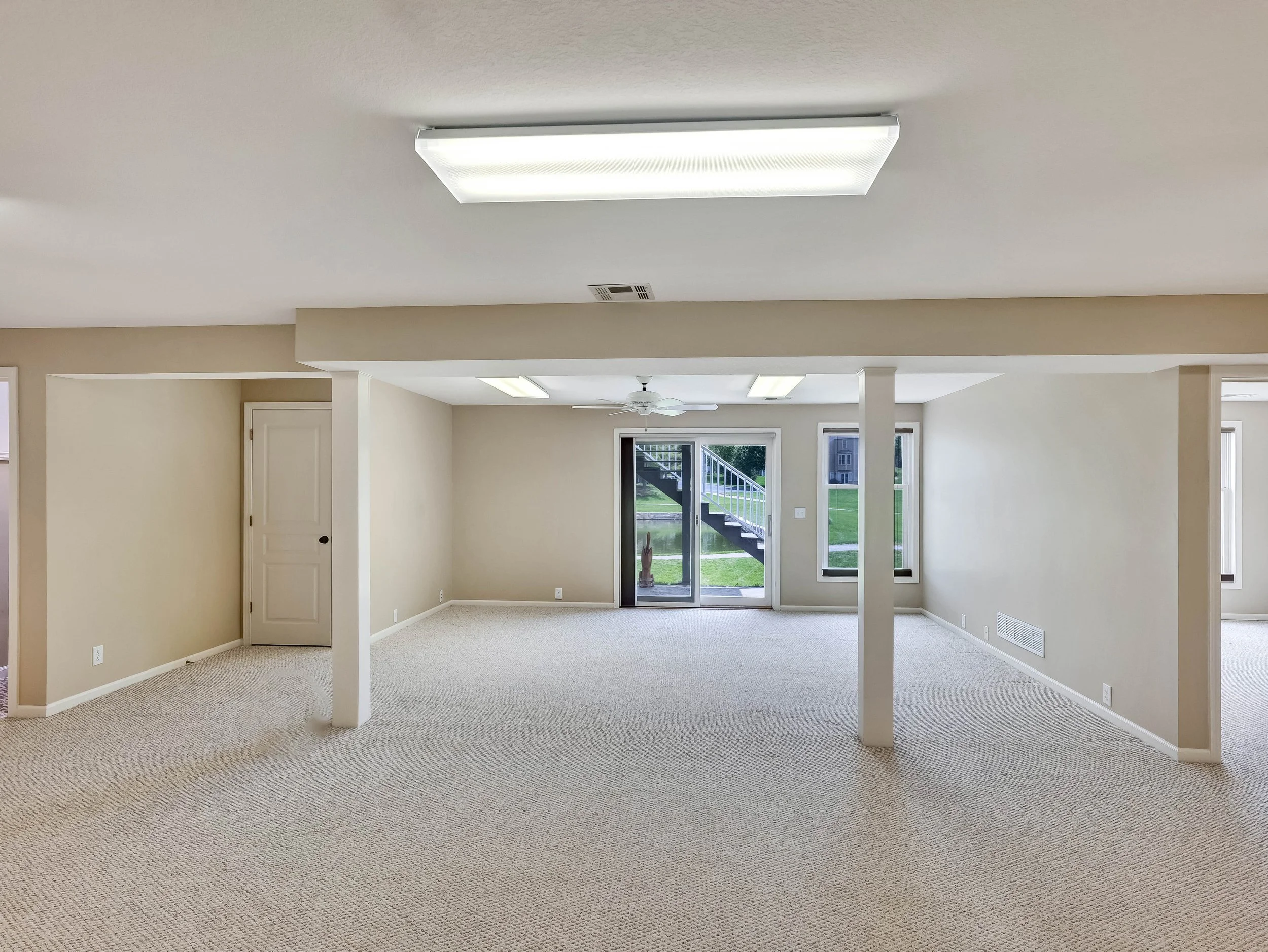 53-14509 Howe Drive-53.jpg