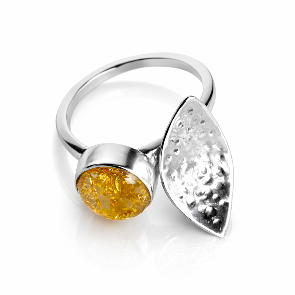 Leaf detail ring
