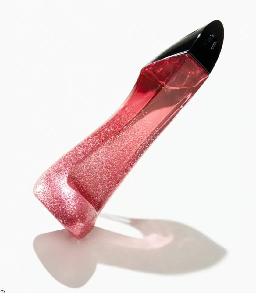 Very Good Girl women's perfume featuring lychee, red currant, rose, vanilla and vetiver notes in a 1.7oz / 50ml bottle.