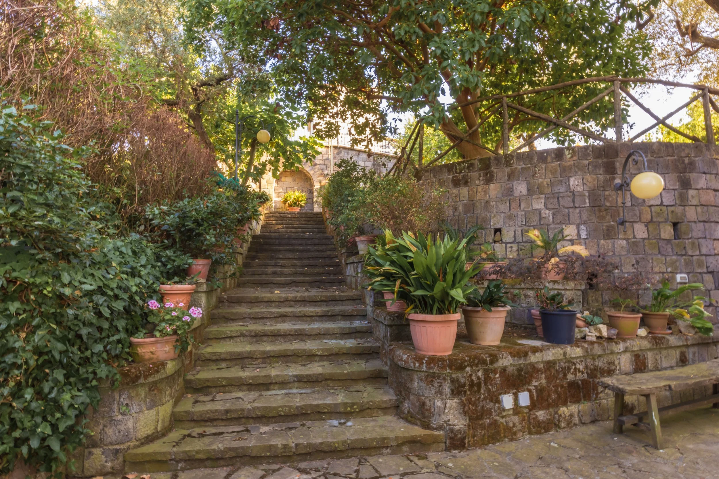 spazio esterno verde villa rosaldo amalfi e sorrento