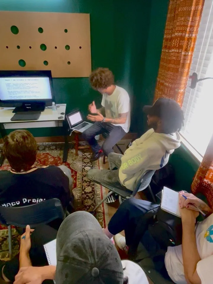 1&ordf; OFICINA DE ROADIE - @chicoleibholz 

&Agrave; intera&ccedil;&atilde;o dos participantes com os temas abordados, tem sido muito enriquecedor.

Parab&eacute;ns a todos envolvidos.

Apoio:
@casadoroadie 
@dominio_da_musica 
@hbrandaoluthier 
@ca