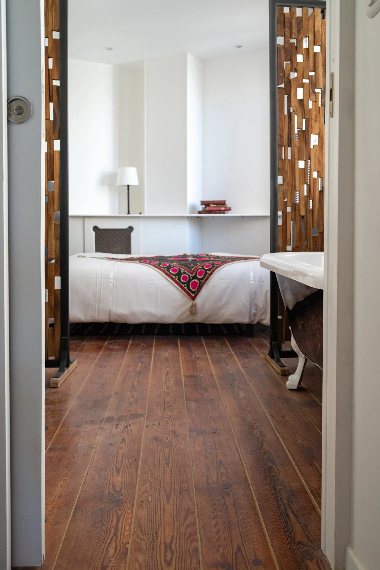 CHAMBRE ET BAIGNOIR.jpg