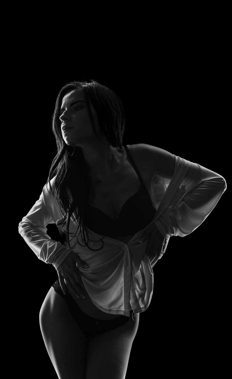 Black-and-white sculpted portrait photography by Zeta Photography Studio in Palm Coast