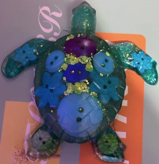 Sea-Button Resin Turtle - Desk Buddy