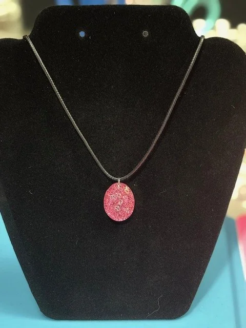 Vibrant Elegance Pink Resin Pendant Necklace