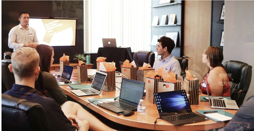 Eight free promotional trainings on using LinkedIn for fundraising.