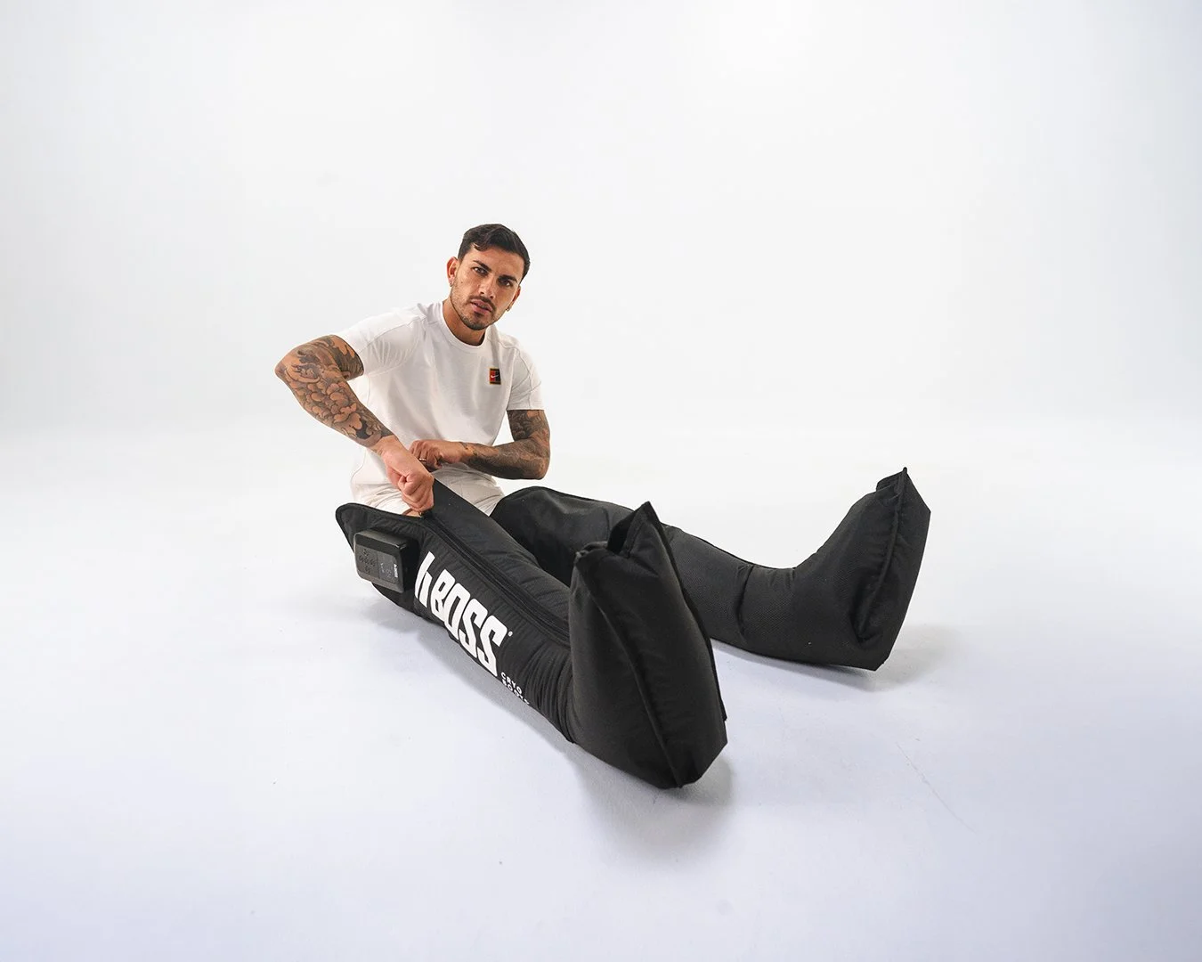 Leandro Paredes, jugador de la Selección de Futbol Argentina y Boca Jrs, usando Cryo Boots de Boss Recovery para recuperar.