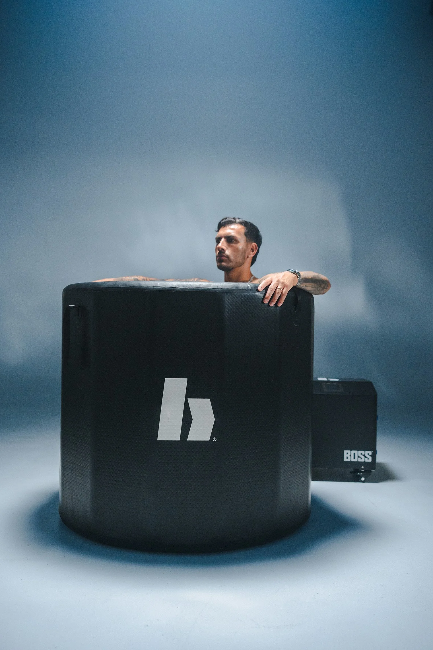 Leandro Paredes, jugador de futbol de la selección Argentina usando Boss Tub