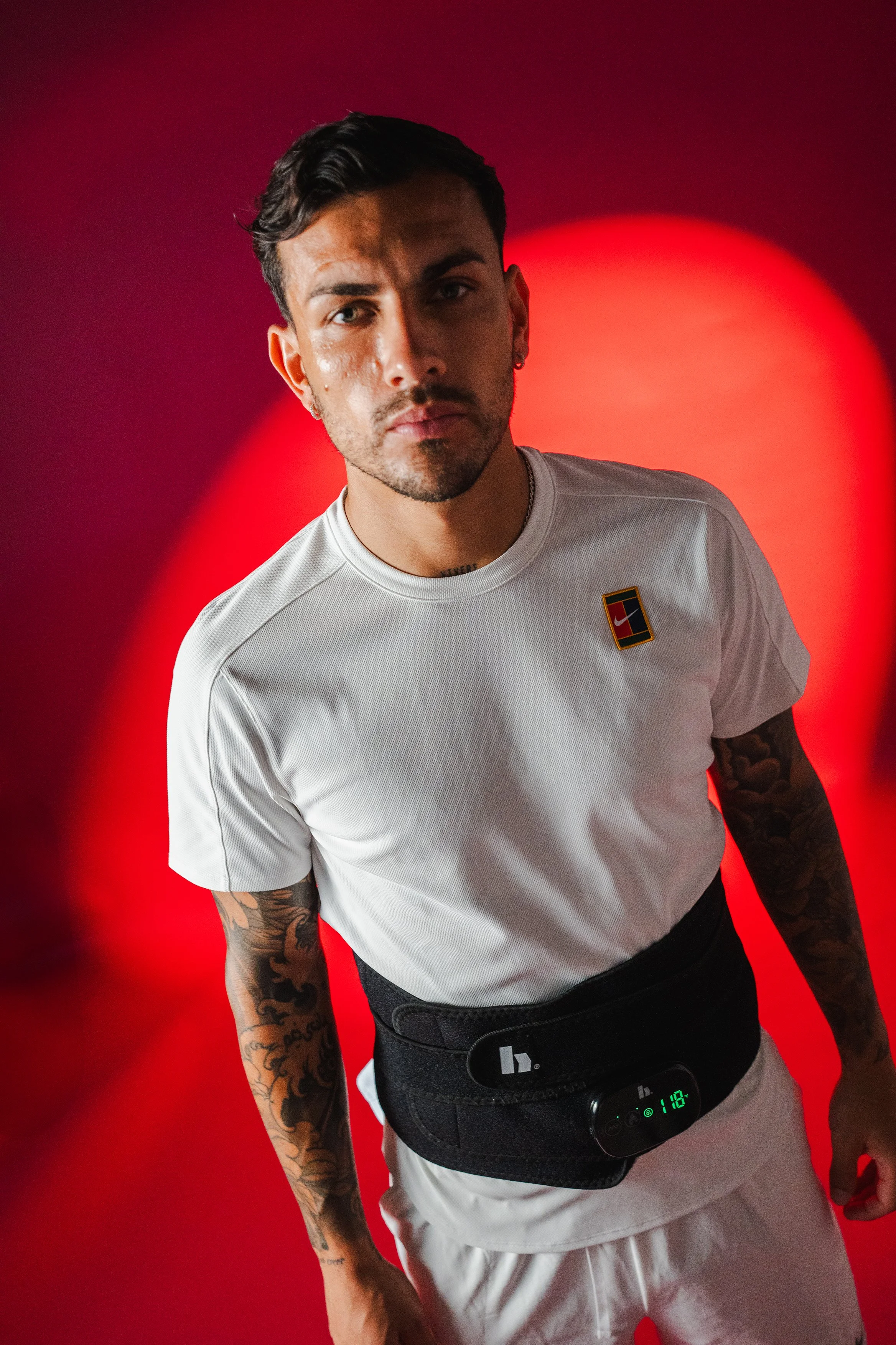 Leandro Paredes, jugador de la Selección de Futbol Argentina y Boca Jrs, usando Boss.Heat de Boss Recovery para recuperar.