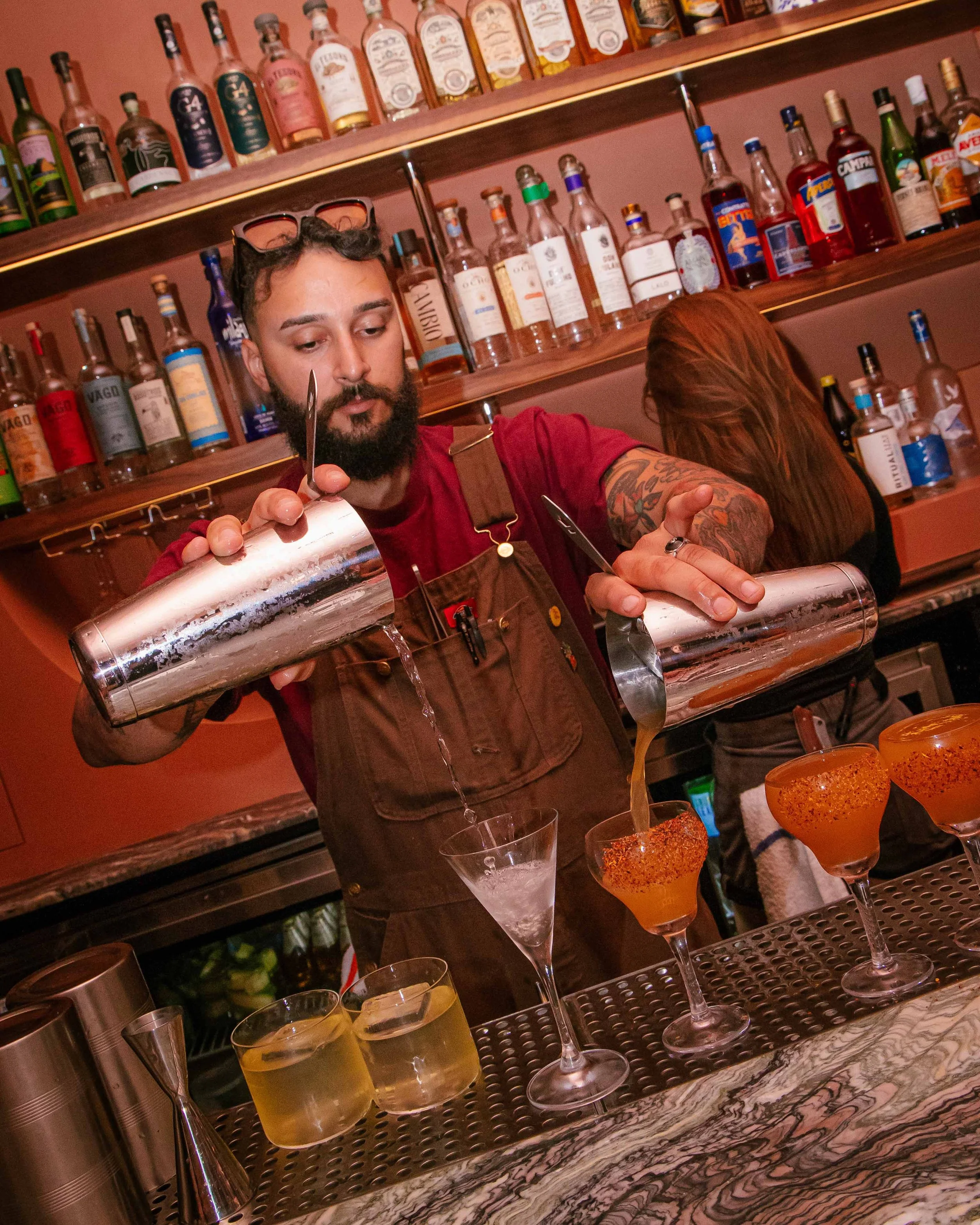 Easy_Tiger_Hi-Fi_Pour_Drinks.jpg