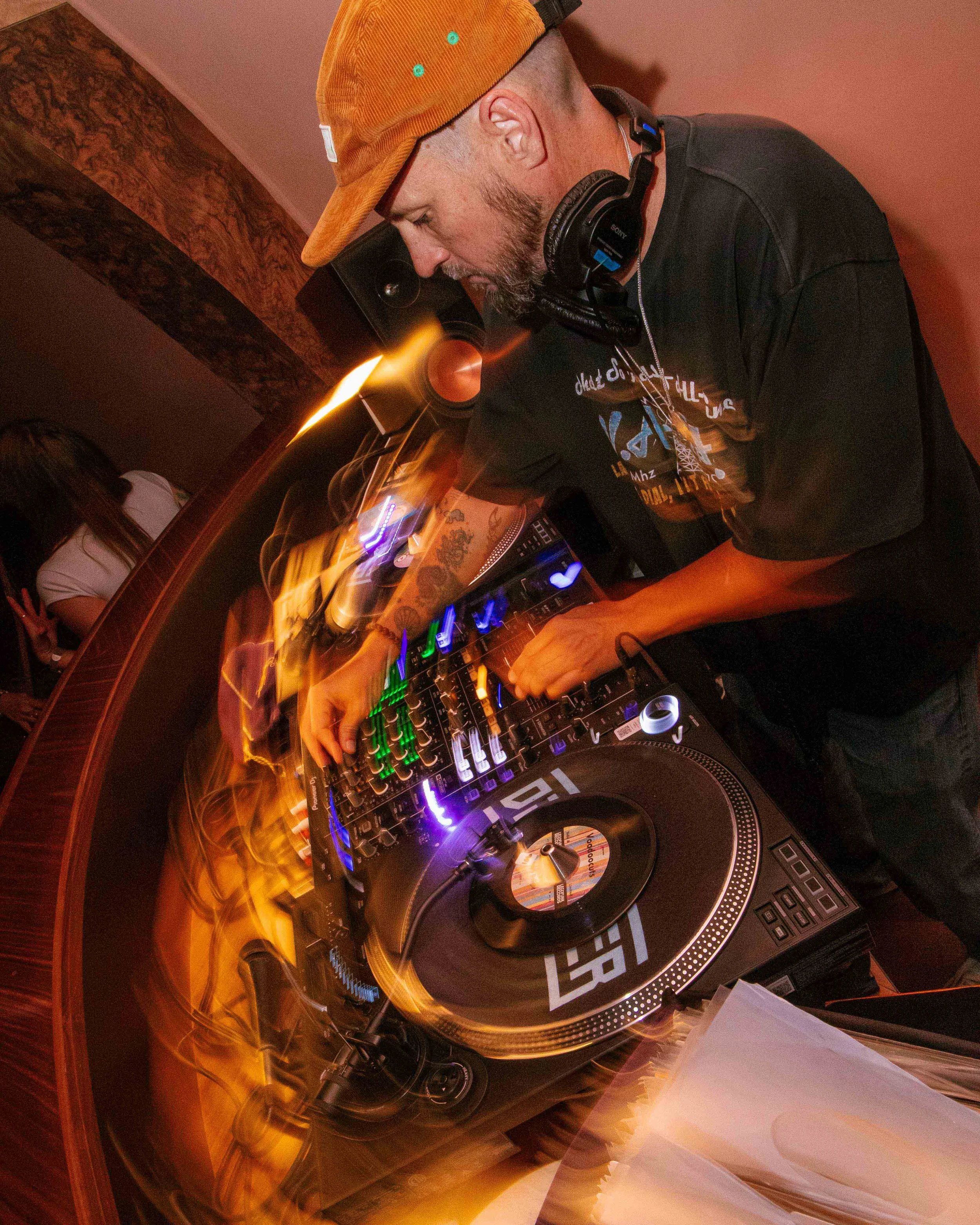 Easy_Tiger_Hi-Fi_DJ_3.jpg