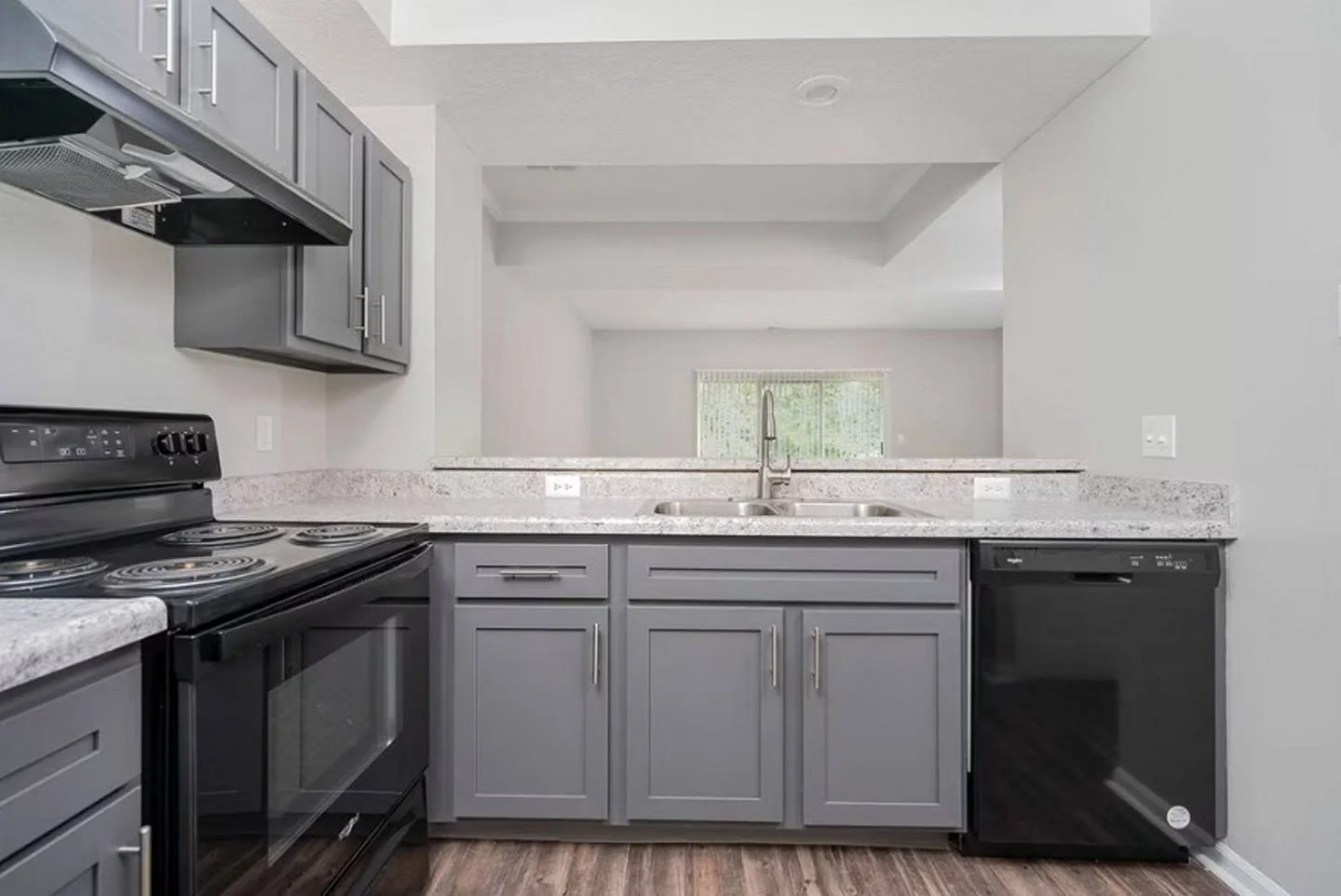 Looking for space, convenience, and amenities? Alexander Court has you covered! ✨

🏡Enjoy modern conveniences and comfortable living with our spacious floor plans, many featuring private patios or balconies perfect for relaxing and enjoying a little