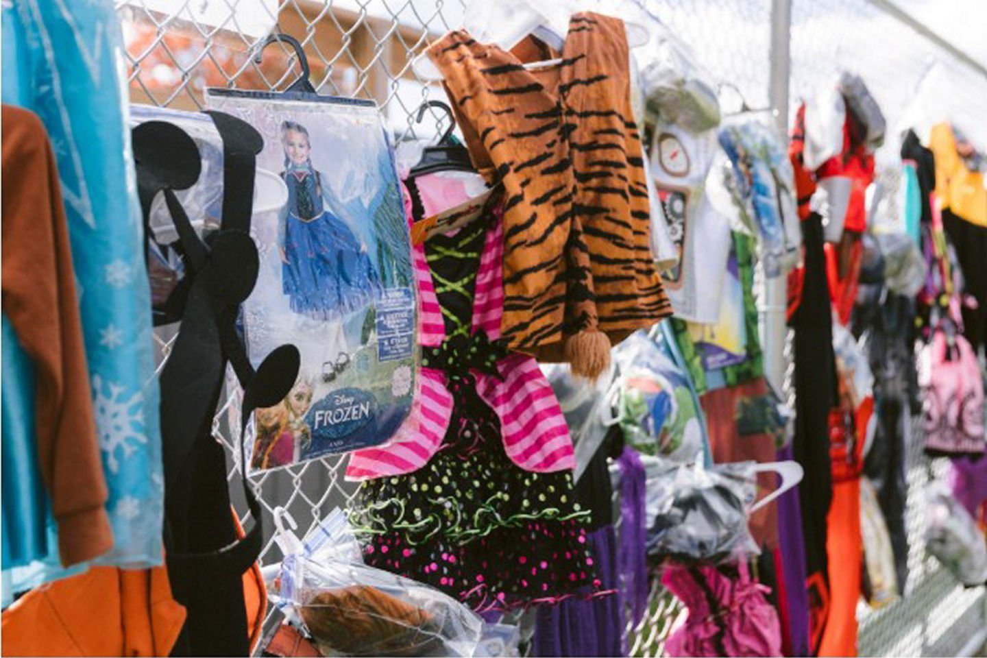 🎃 COSTUME EXCHANGE ALERT! 👻

Got an old Halloween costume hiding in the closet? 

Give it another chance to shine!Stop by Reynoldsburg City Hall October 18th &amp; 19th during Halloweekend, drop off unwanted costumes, and check out something new-to