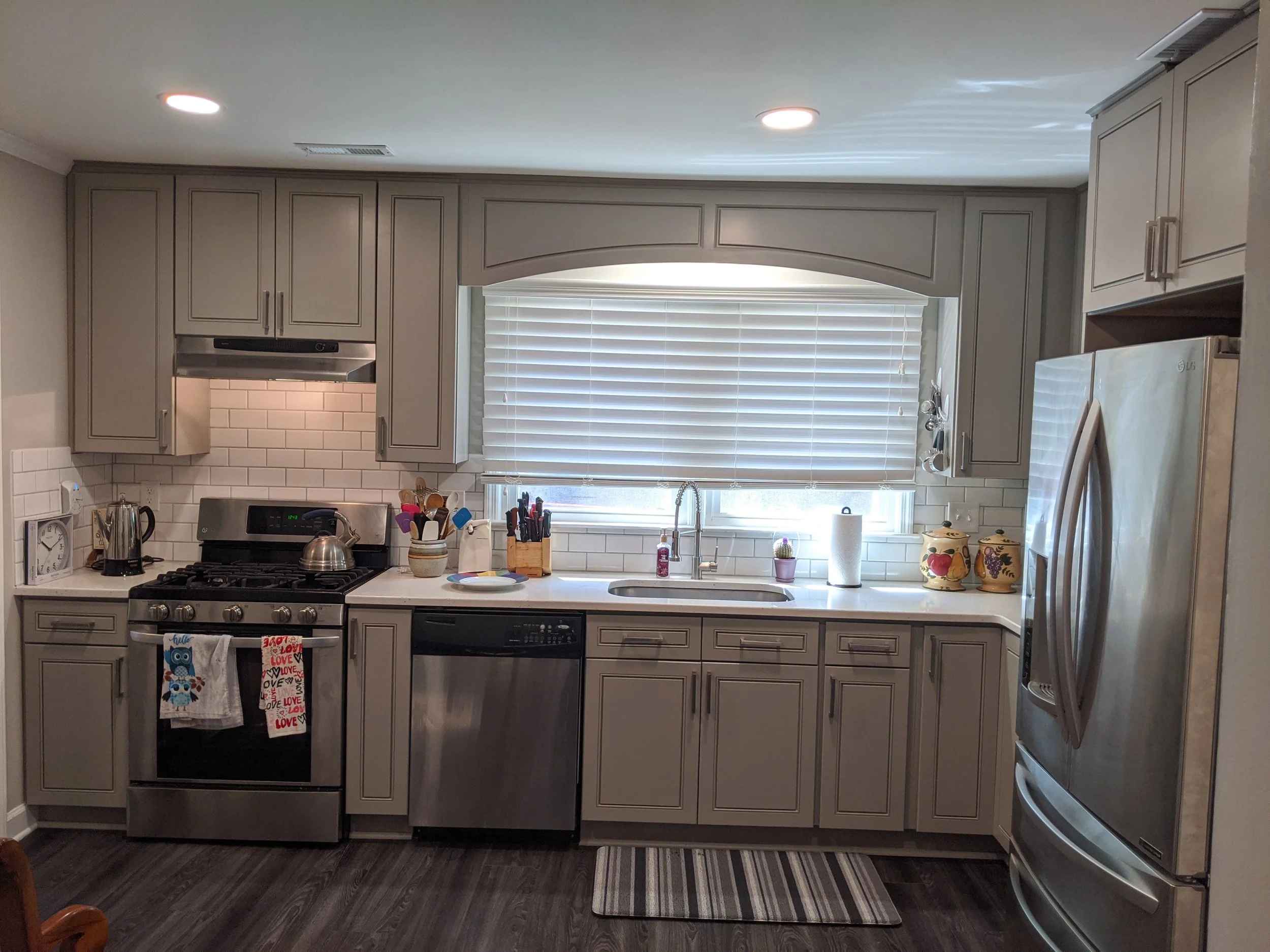 Cliffside Kitchen, RTA Shaker Cabinets, Pearl Gray, Quartz Countertop, Subway Tile Backsplash