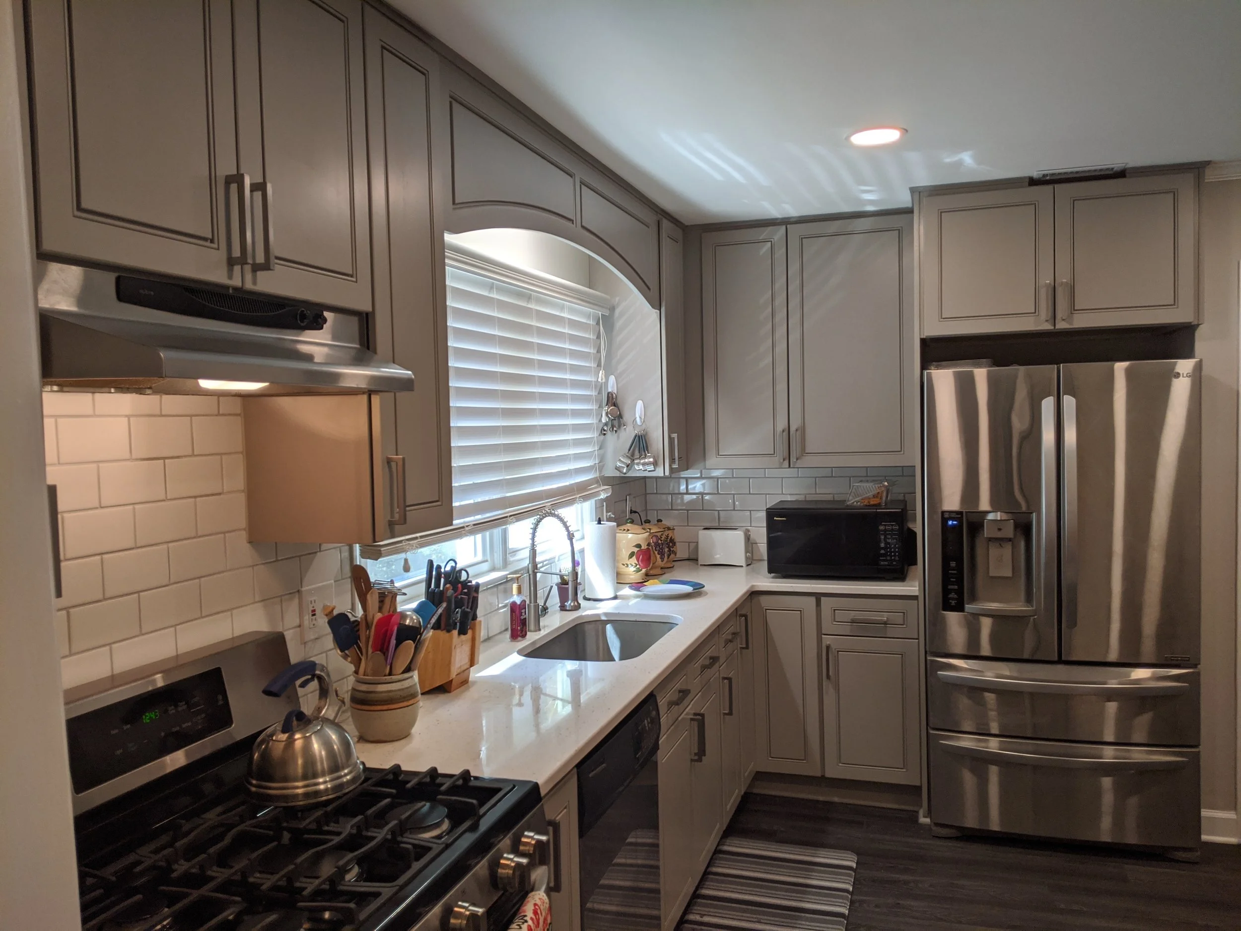 Cliffside Kitchen, RTA Shaker Cabinets, Pearl Gray, Quartz Countertop, Subway Tile Backsplash