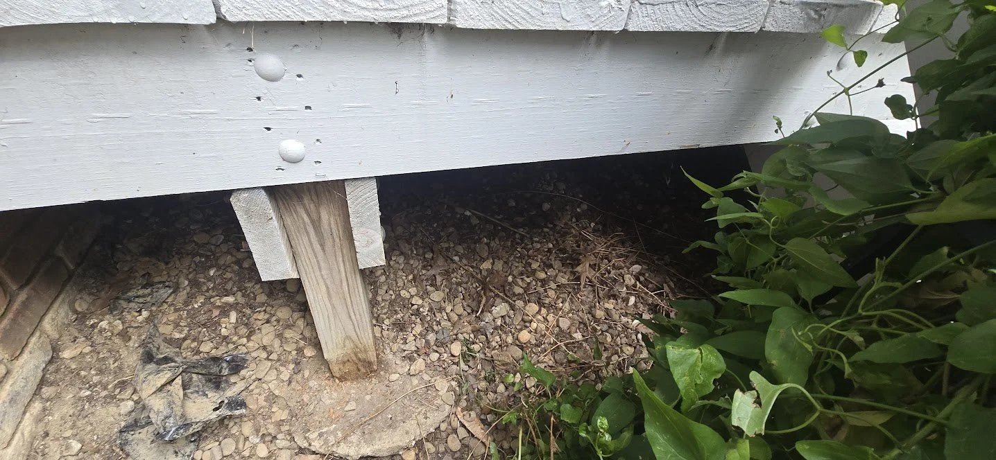 deck_understructure_improper_support_post.jpg