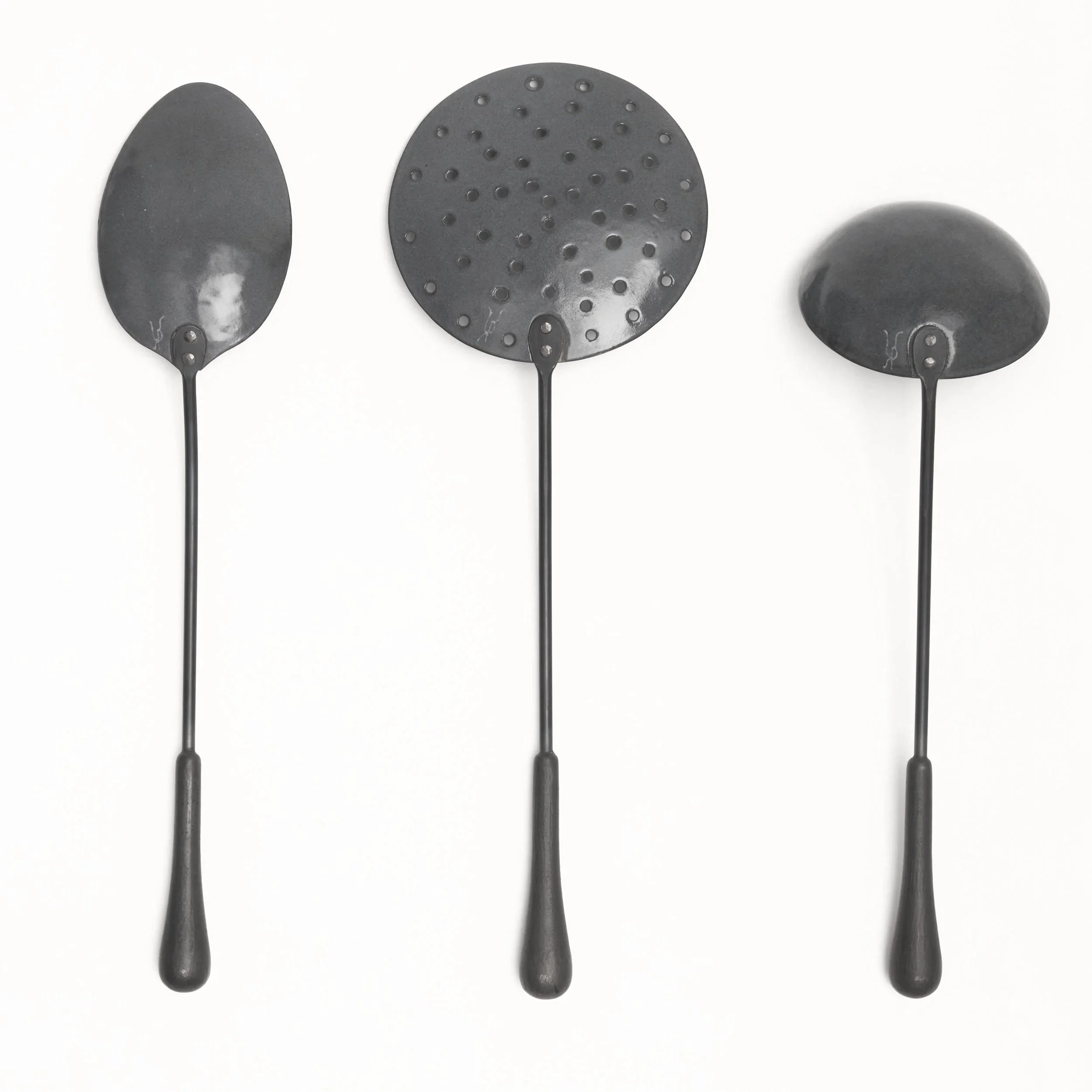 black-enamel-utensils-086.jpg
