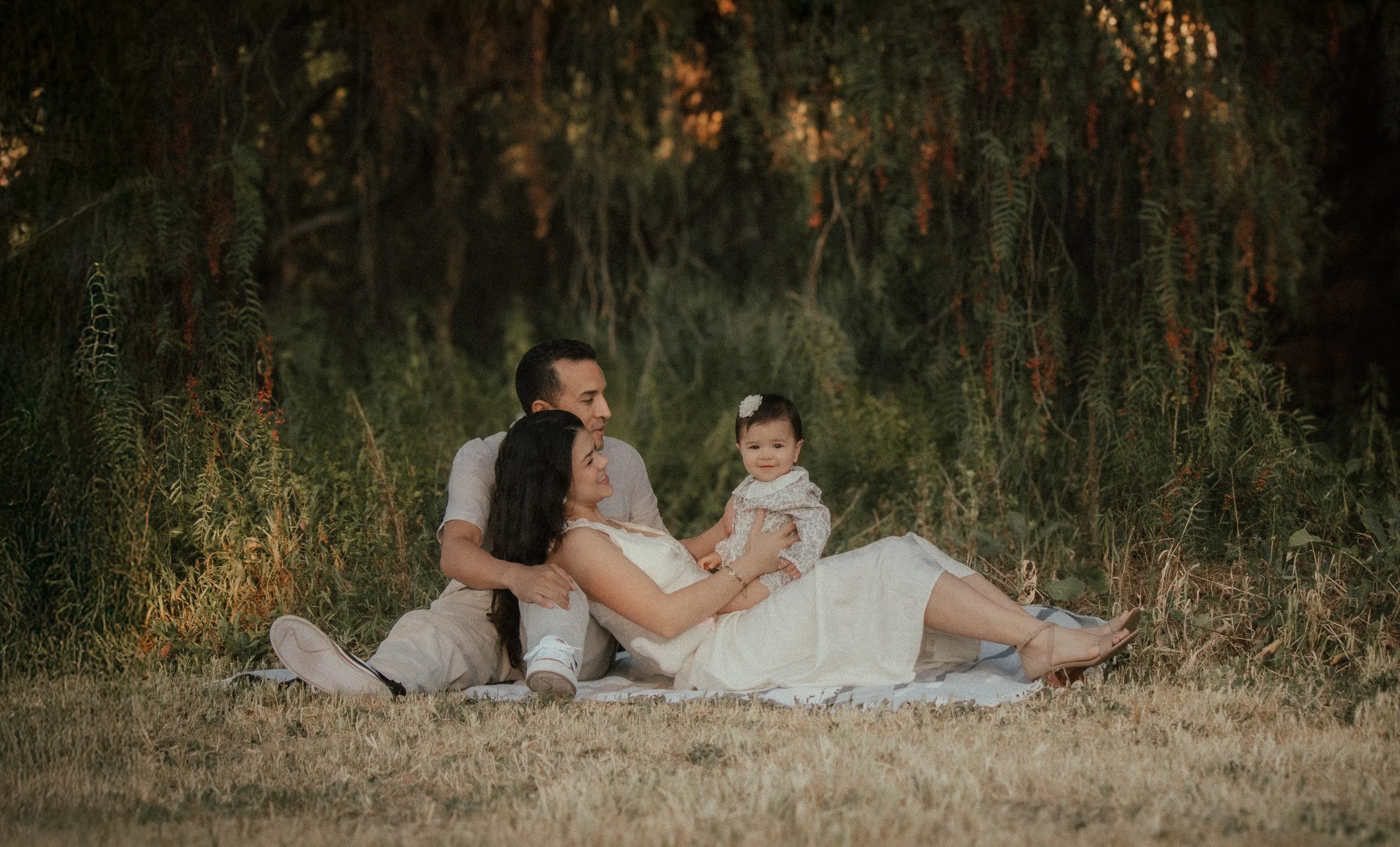 What to Wear for Family Photos in San Diego