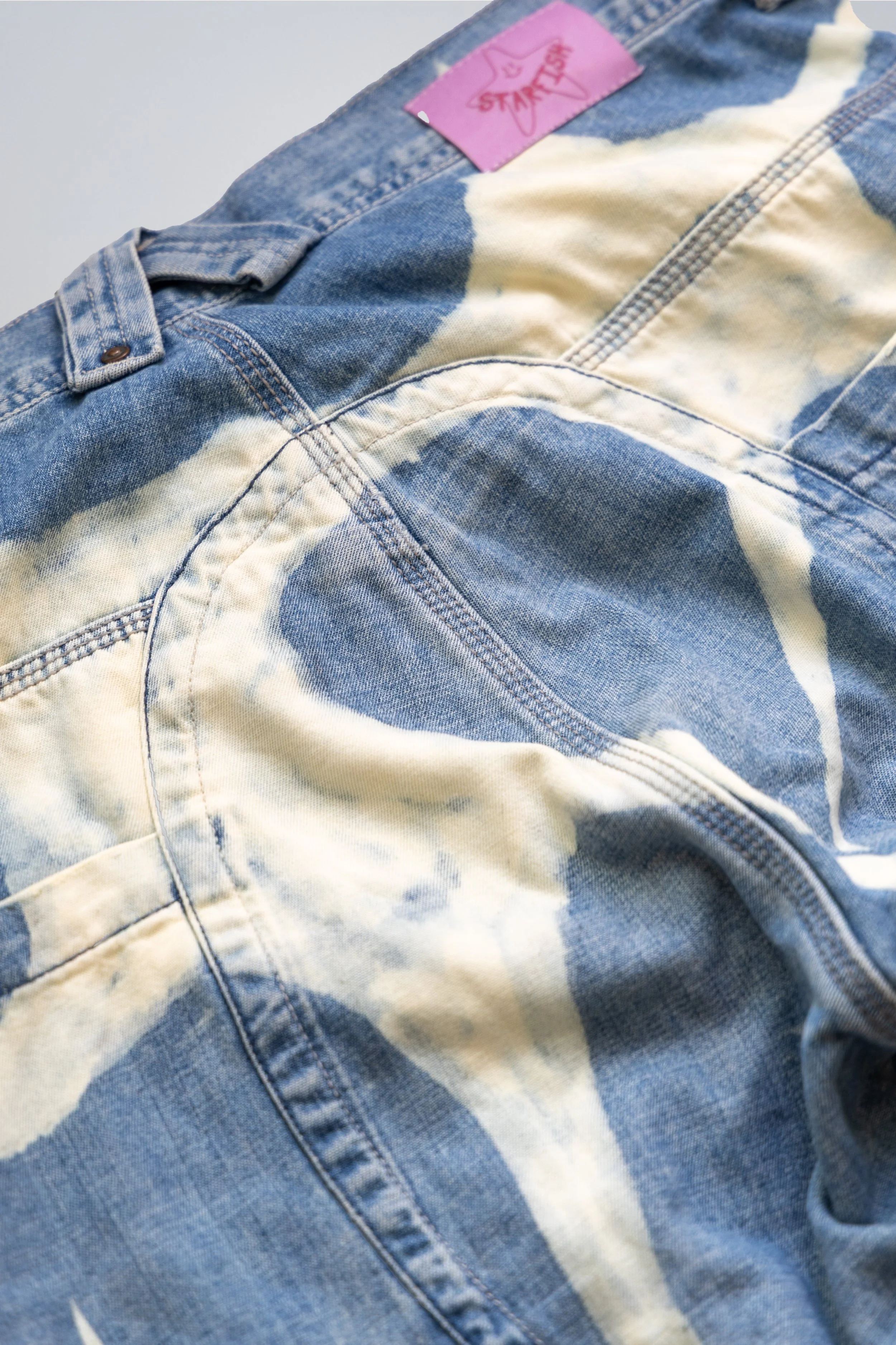 STARS ALIGNED PANTS DETAIL_2.jpg
