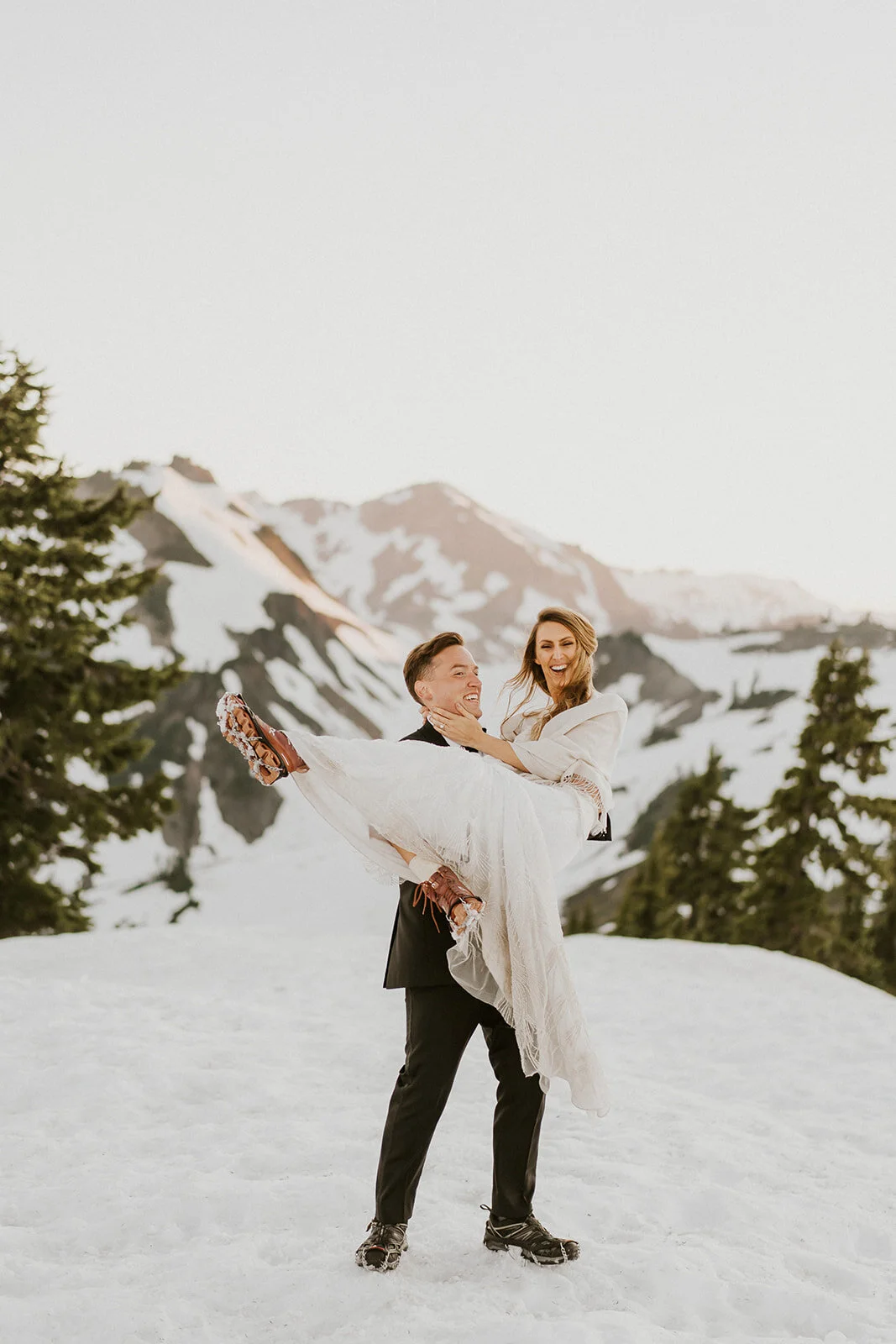 Lauren_Alan_Elopement_Previews-94_websize.jpg