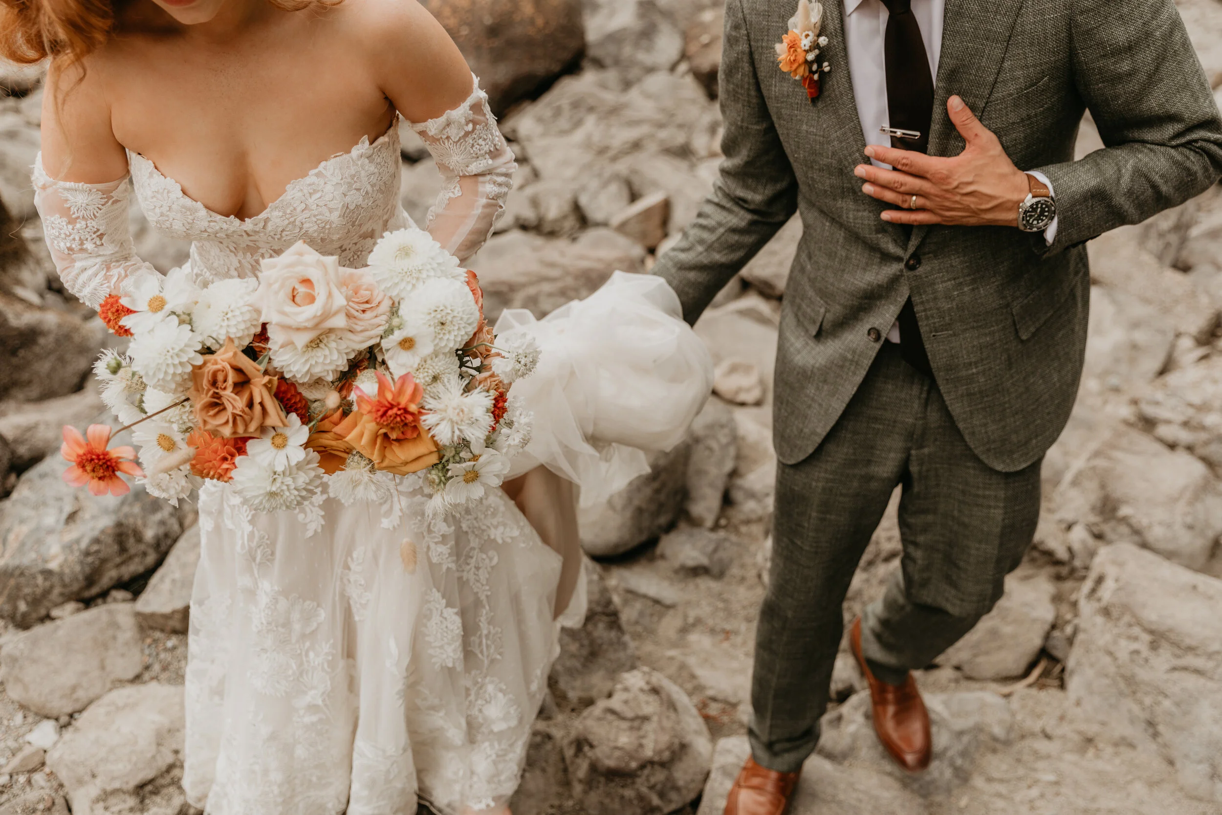 262Laura + Nick Snoqualmie Washington wedding.jpg