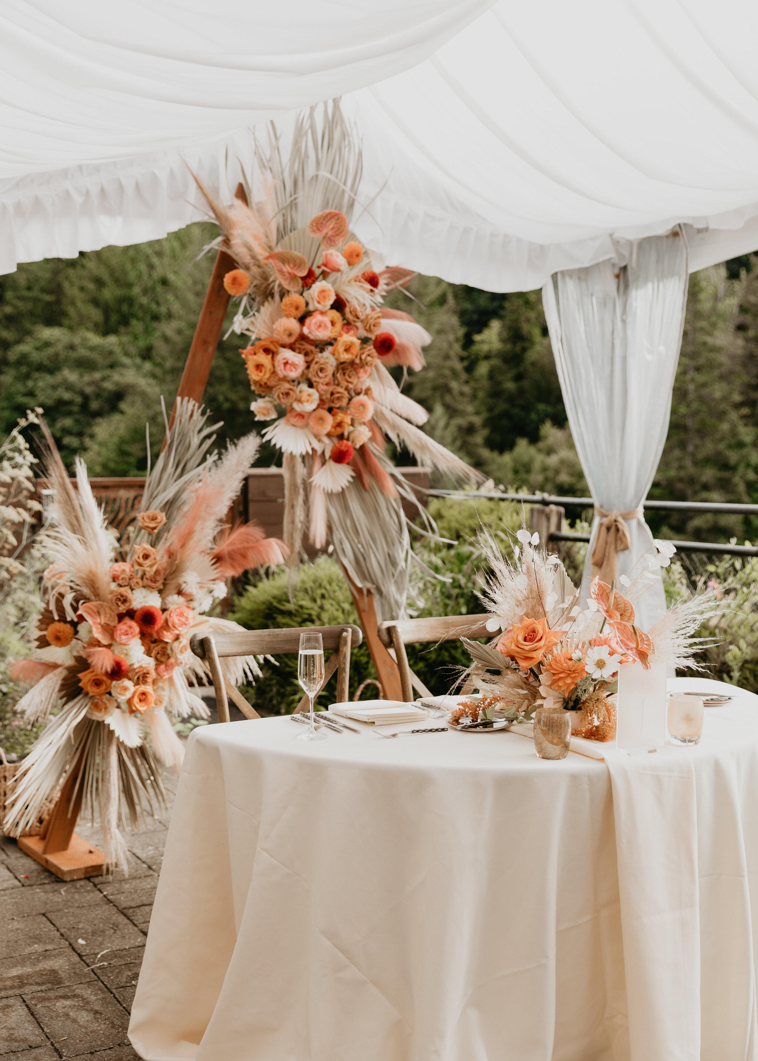 285Laura + Nick Snoqualmie Washington wedding.jpg