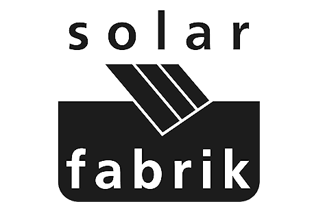 Logo mit dem Text 'solar fabrik' und einem grafischen Symbol in Schwarz-Weiß.