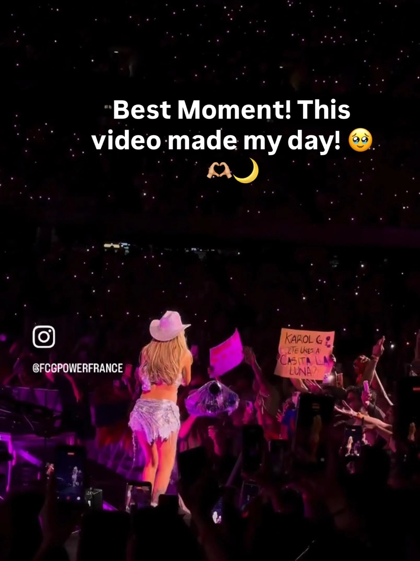 I want to think she is looking at it here!!! @karolg Woo hoo!!! Such a core memory for me, if anything I can look back and say I tried!! Always shoot your shot, I've never done a sign, but I followed my heart, and anything for my angel 👼🏻 🌙! Follo