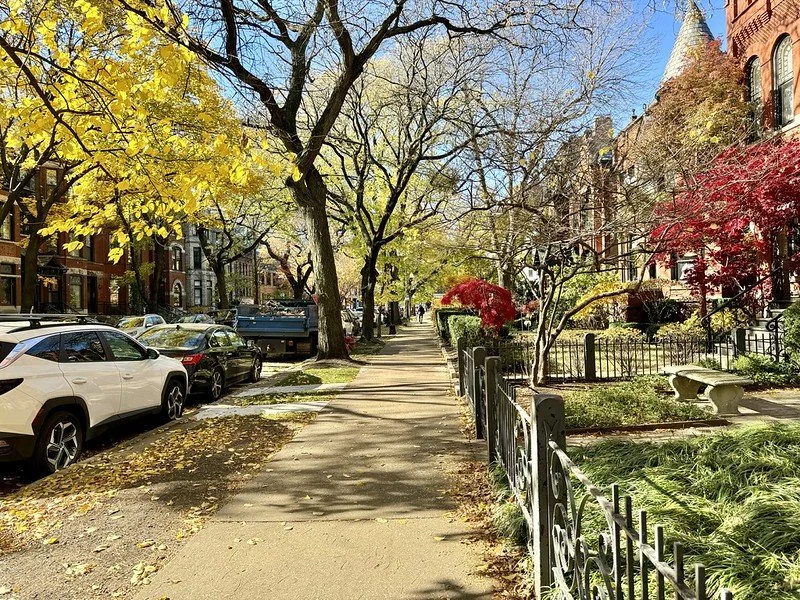 Fullerton Avenue, Lincoln Park, Chicago, IL