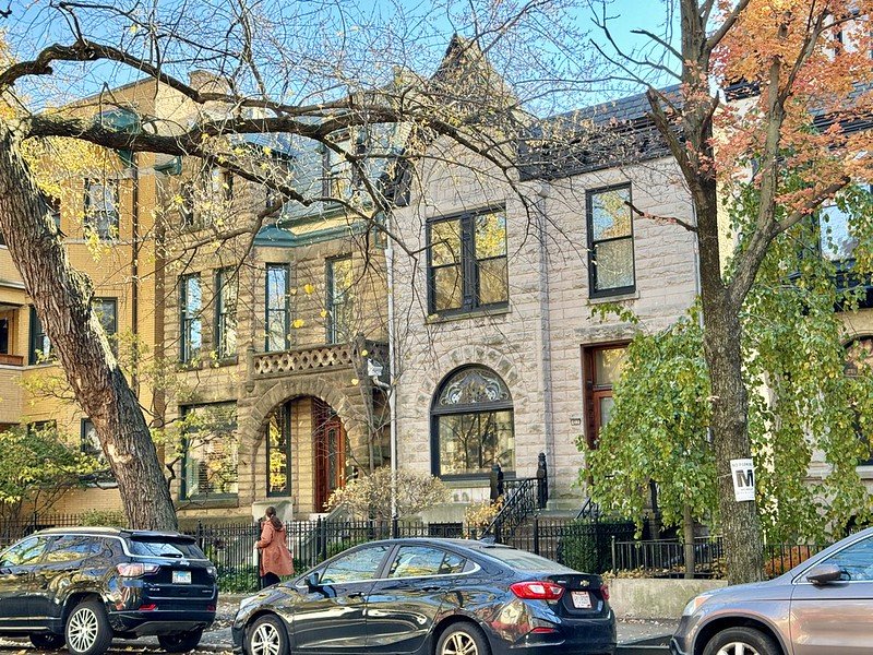 Fullerton Avenue, Lincoln Park, Chicago, IL

