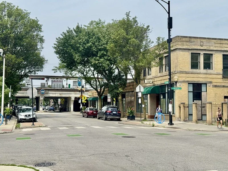 Thorndale Avenue and Winthrop Avenue, Edgewater, Chicago, IL