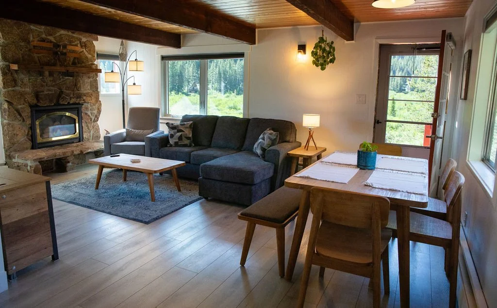 Living space with fireplace 