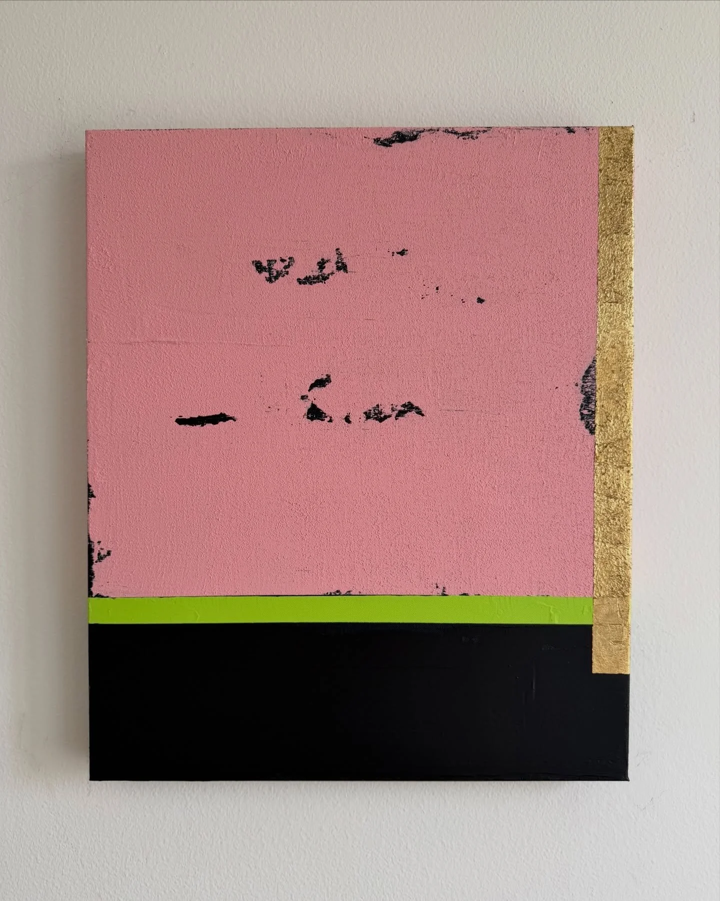 🖼️ Untitled 002

20 &times; 24 inches (50.8 &times; 61 cm)
Acrylic and Gold Leaf on Canvas

A quiet tension between softness and depth, cool pink held above, anchored by deep navy, with a sharp line cutting through.

A balance between calm and edge.