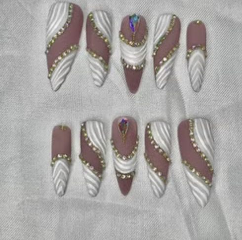 Stiletto Nails $40