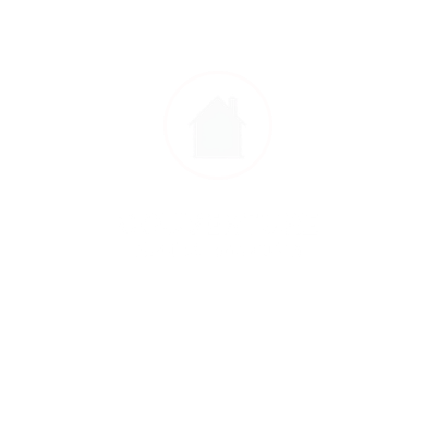 Logo d'une entreprise de couverture, avec un cercle rouge, illustration d'une maison, et le texte 'COUVERTURE Neuf et rénovation'.
