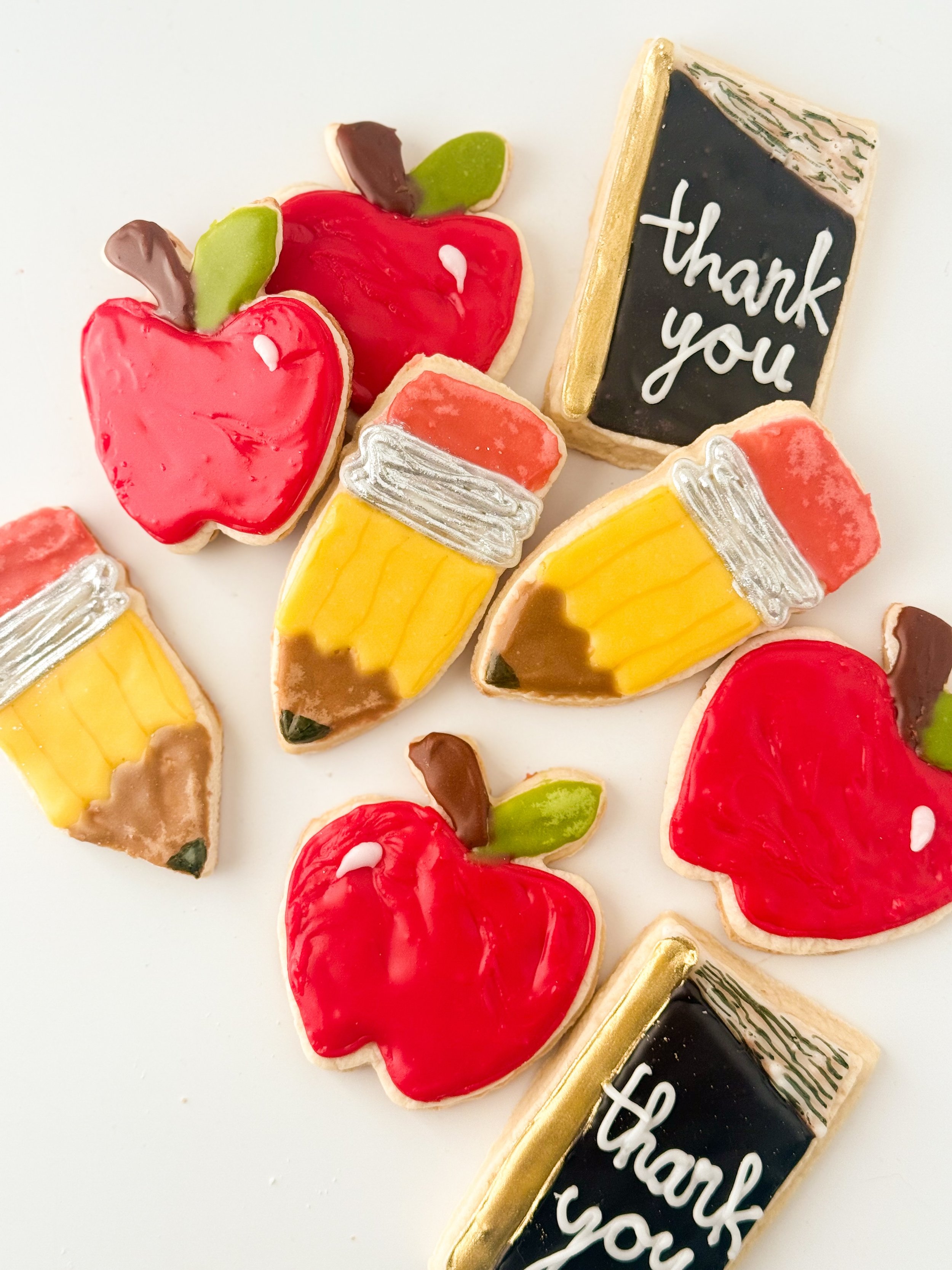 join the waitlist for our teacher appreciation boxes on the website! ✨ because &ldquo;thank you&rdquo; feels a little sweeter in cookie form 🍎🍪✏️