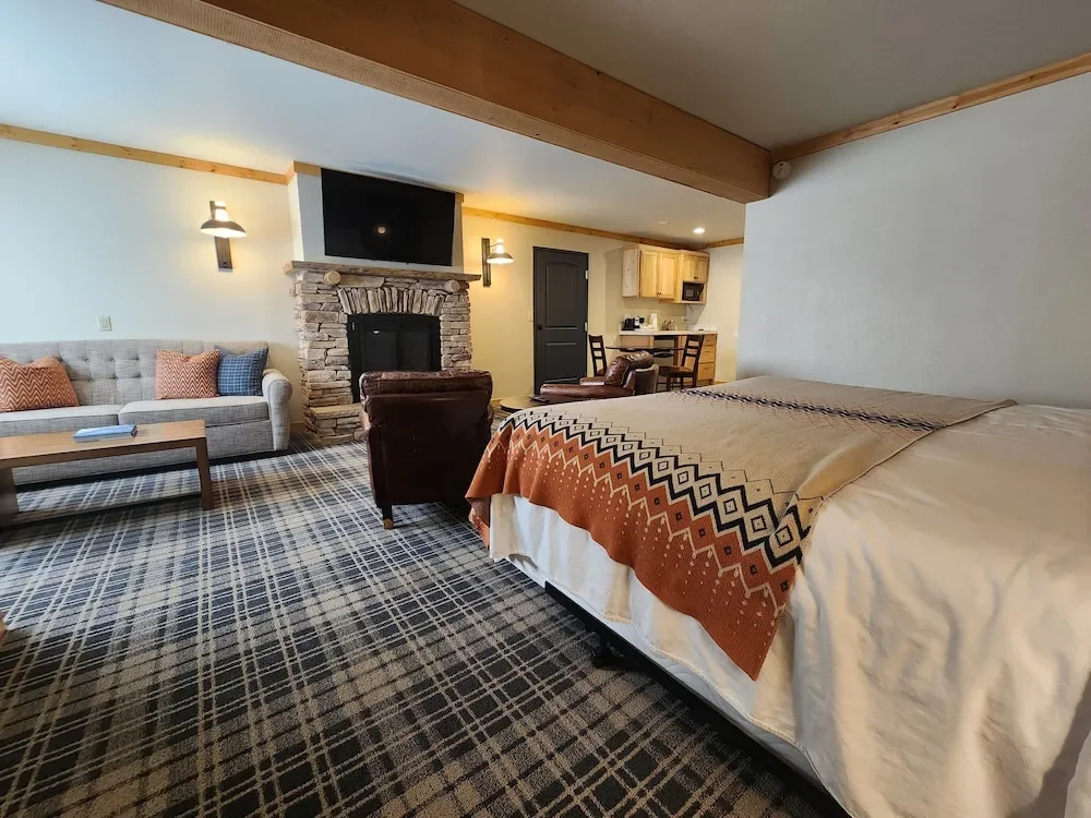 bedroom 2.webp