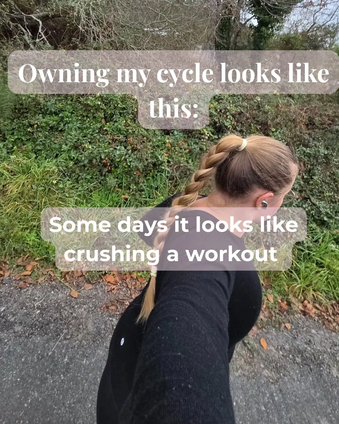 Some days owning my cycle with confidence looks like this&hellip; 💪😌 

From crushing a run in my seamless thong (no leaks, no worries under tights) to cozy couch days in my boy shorts &mdash; Bleed Bold has me covered every single time. 

Real life