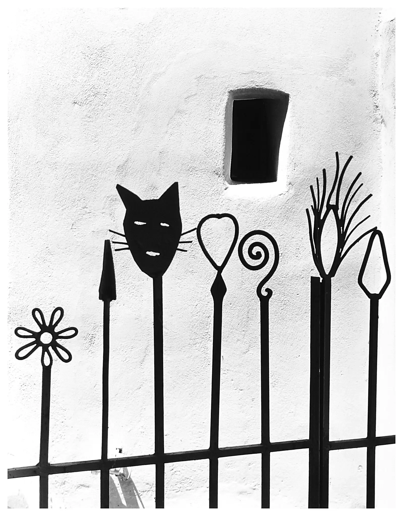 Cat Gate, Paros